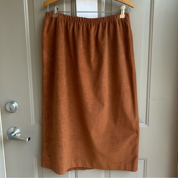 Florentine Jacket and Skirt Set - Picture 9 of 14